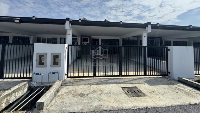 Westhill Avenue Single Storey Intermediate House, Matang Kuching 1