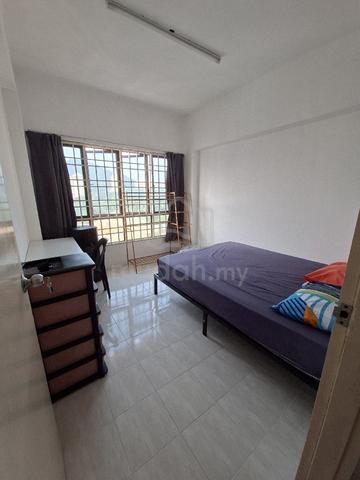 medium room near gbs 1