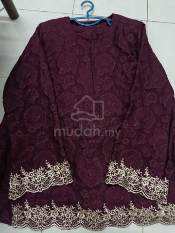 Maroon Baju Kurung Pahang Peplum Gold Embroidery - photo 2 of 4