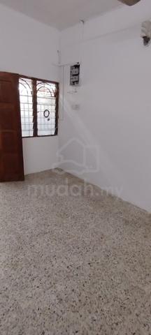 Single end lot house 1