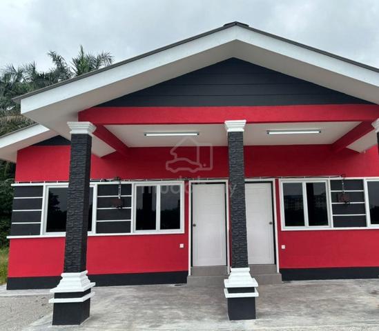 Rumah semi D 2 pintu..pekan meru 1