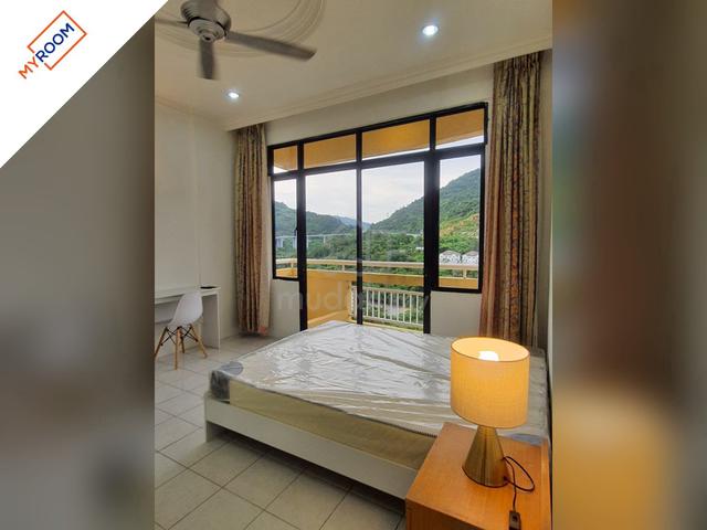 Medium Room   Balcony | Parkview Bayan Lepas |  1