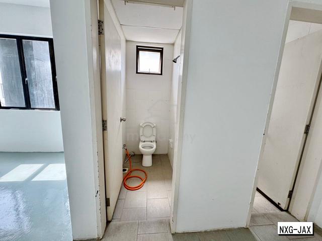 Prime Location!! 22x75 Setia Taipan 2 1st Floor Shoplot Setia Alam 1