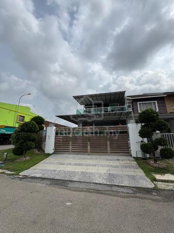 CORNER UNIT‼️  Kempas Indah  双层角头排屋出售  📍 Kempas Indah 1