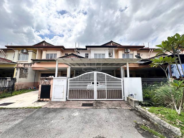 EXTRA LAND BELAKANG🔥 Double Storey Terrace Seksyen 8 Bangi 1