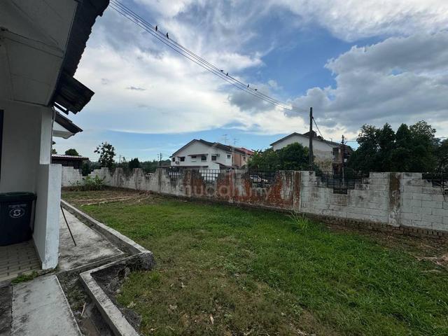 Skudai Taman Sri Putri Double Storey Corner for Sale/Full Loan/Cashout 1