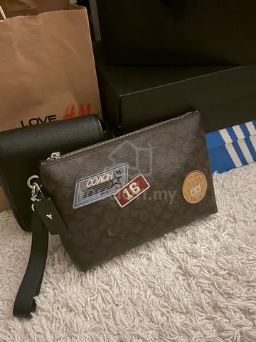 Coach clutch - photo 2 of 2
