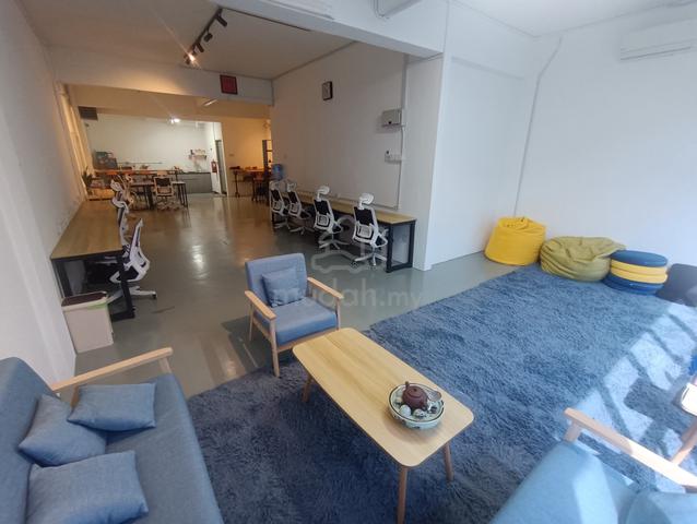 Two ground-floor shop/office units for rent. 1