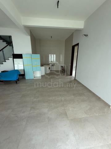 Dijual - Banglo 2.5 Tingkat Di Tijani Ukay Ampang 1