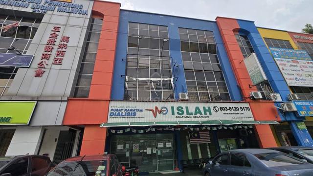 Spacious Prime 2nd Floor Shop Lot for Rent in Selayang, Batu Caves 1