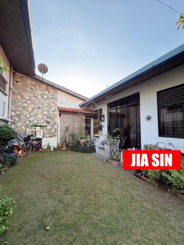 2 Storey Bungalow with Huge Garden 5,500sqft for SALE Gelugor 1