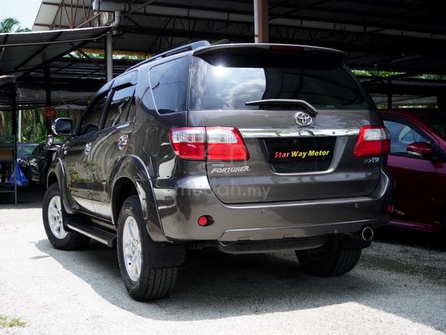 2010 Toyota FORTUNER 2.7 V FACELIFT (A) - 4