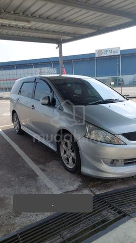 2010 Mitsubishi GRANDIS 2.4 FACELIFT (A) - 3