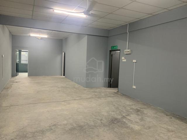 Taman Pulai Mutiara, Upstair Floor Shop Office (Low rental) 3