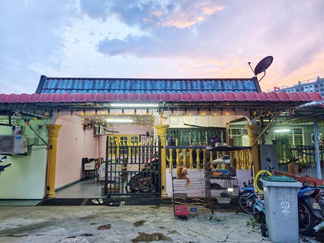 Rumah Awam 2 Pulau Gadong Melaka teres setingkat untuk dijual 1