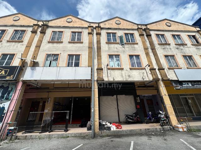 Greentown Nova ground floor shoplot for rent 1