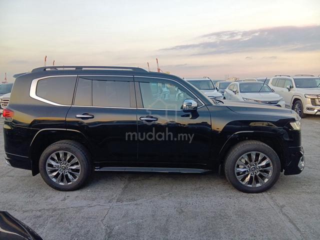 2025 BOOKNOW Diesel JBL Toyota LANDCRUISER 3.3 ZX - 4