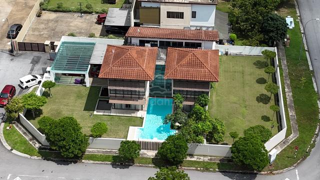 Corner Lot + Swimming Pool Double Storey Bungalow Bukit Mahkota 1
