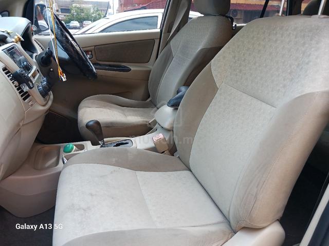 2015 Toyota INNOVA 2.0 AUTO MPV - 4