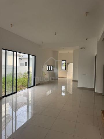 Semi-D House, Sejati Lakeside 2, Cyberjaya, Selangor. 1