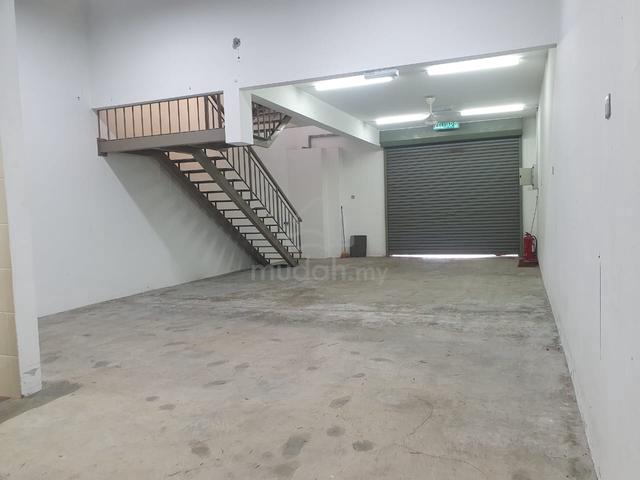 Bukit Raja 1.5 Storey Terrace Factory/Warehouse For Sale 1