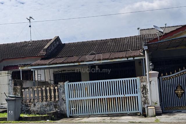 TAMAN UNGKU TUN AMINAH SKUDAI JOHOR. SINGLE STOREY 3 Bed Room. 1