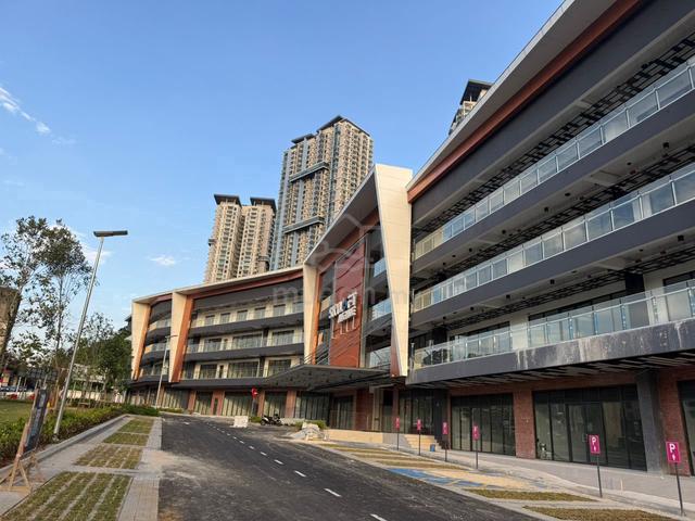 Skyloft Avenue, Bandar Puchong Jaya (Retail Shop with Lift) 1