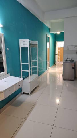 Api-Api Apartment 1