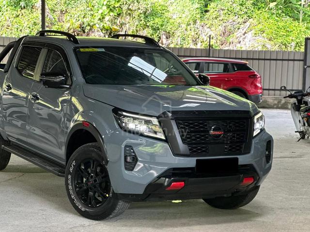 NISSAN NAVARA 2.5 PRO-4X 4X4 TURBO (A) Full Loan! - 2