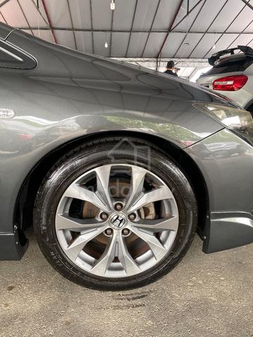 2013 Honda CIVIC 1.8 S (A) - 3