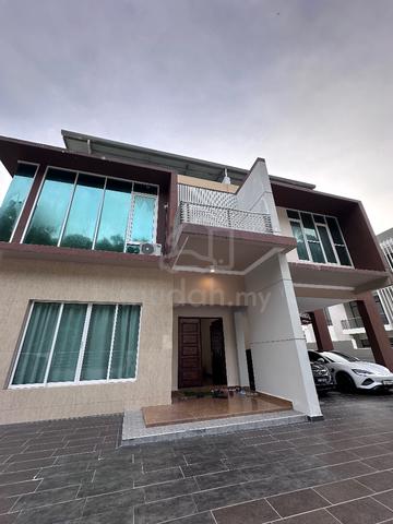 Beverly Hills seaview Super Bungalow Tanjung bungah private pool 1