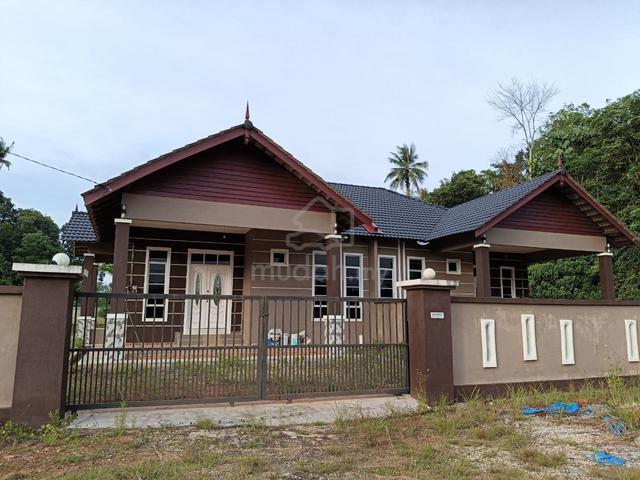 Rumah Semi D di Kampung Tok Dor, Ajil 1