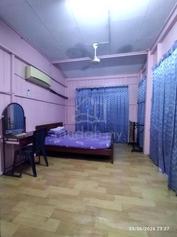 Bilik sewa bulan perempuan 1