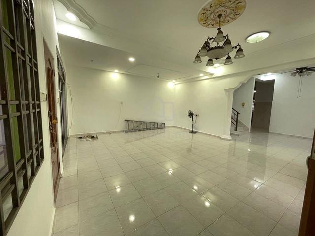 Corner Lot Double Storey Terrace House Taman Pulai Utama For Rent 1