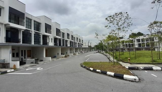 Upper Ground Unit, Townhouse Moyan Link , Jln Bt kawa - Moyan 1