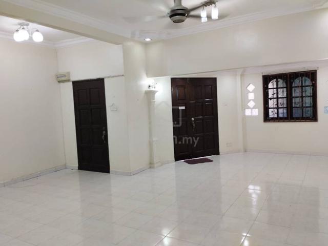 Jalan Kristal, Seksyen 7 Shah Alam, Double Storey Landed House 1