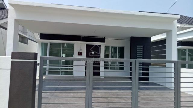 Single storey zero lot bunglow detail as below 1
