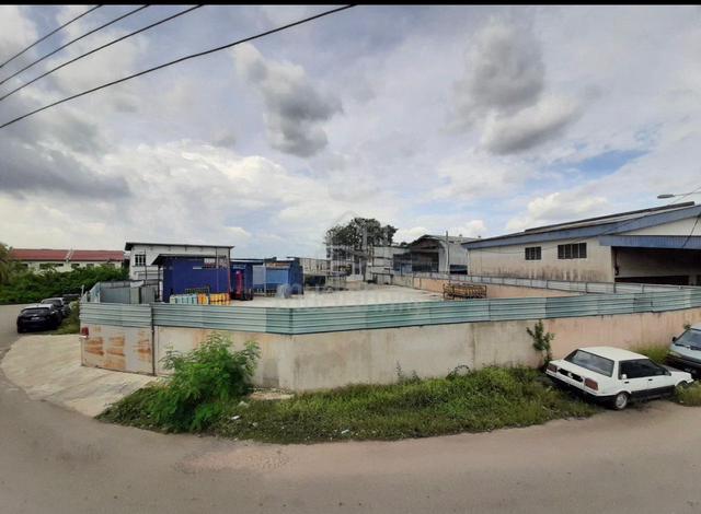 Huge Land Warehouse with Building Malim Jaya 1