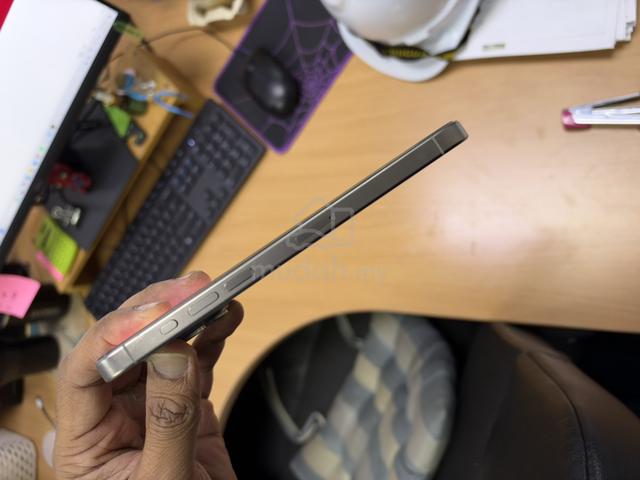 iphone 15 pro max titanium 256gb - photo 3 of 5