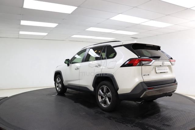 2020 Toyota RAV4 2.5 - 5