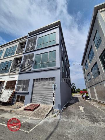 Taman Perindustrian Air Hitam 3 Storey Shoplot Endlot Unit For Rent 1