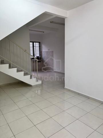 Taman nusantara gelang patah double storey for rent 1