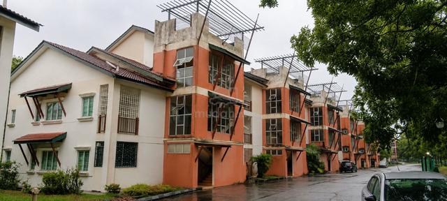 Laketown Apartment (Bukit Merah Resort) 1