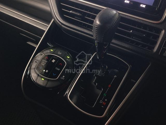 2019 / 2024 Toyota VOXY 2.0 X (A) - 5