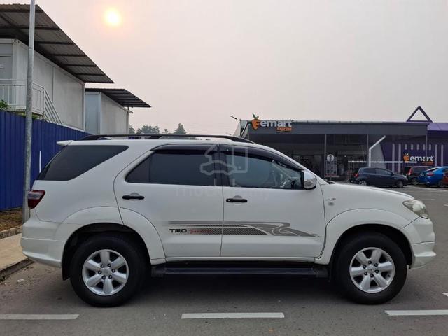 2011 Toyota FORTUNER 2.5 G TRD SPORTIVO - 4