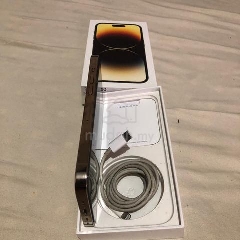 iphone 14 pro gold - photo 4 of 5