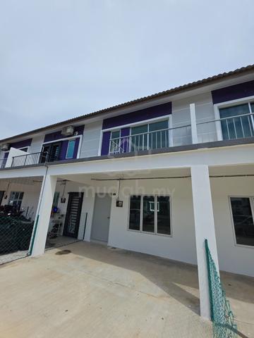 Rumah koyak plastik. Lokasi padu. Taman Sena Utama. 1