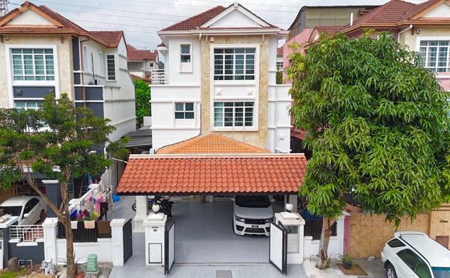 2.5 Storey Bungalow Le Putra Avenue Bandar Putra Permai Seri Kembangan 1