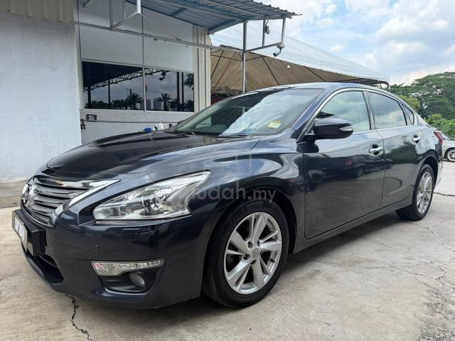 Nissan Teana 2.5 XV l Year 2014 l Reverse Camera - 1