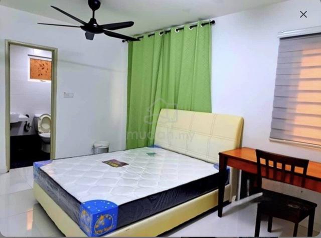 Medium room with private bathroom in Seremban 1